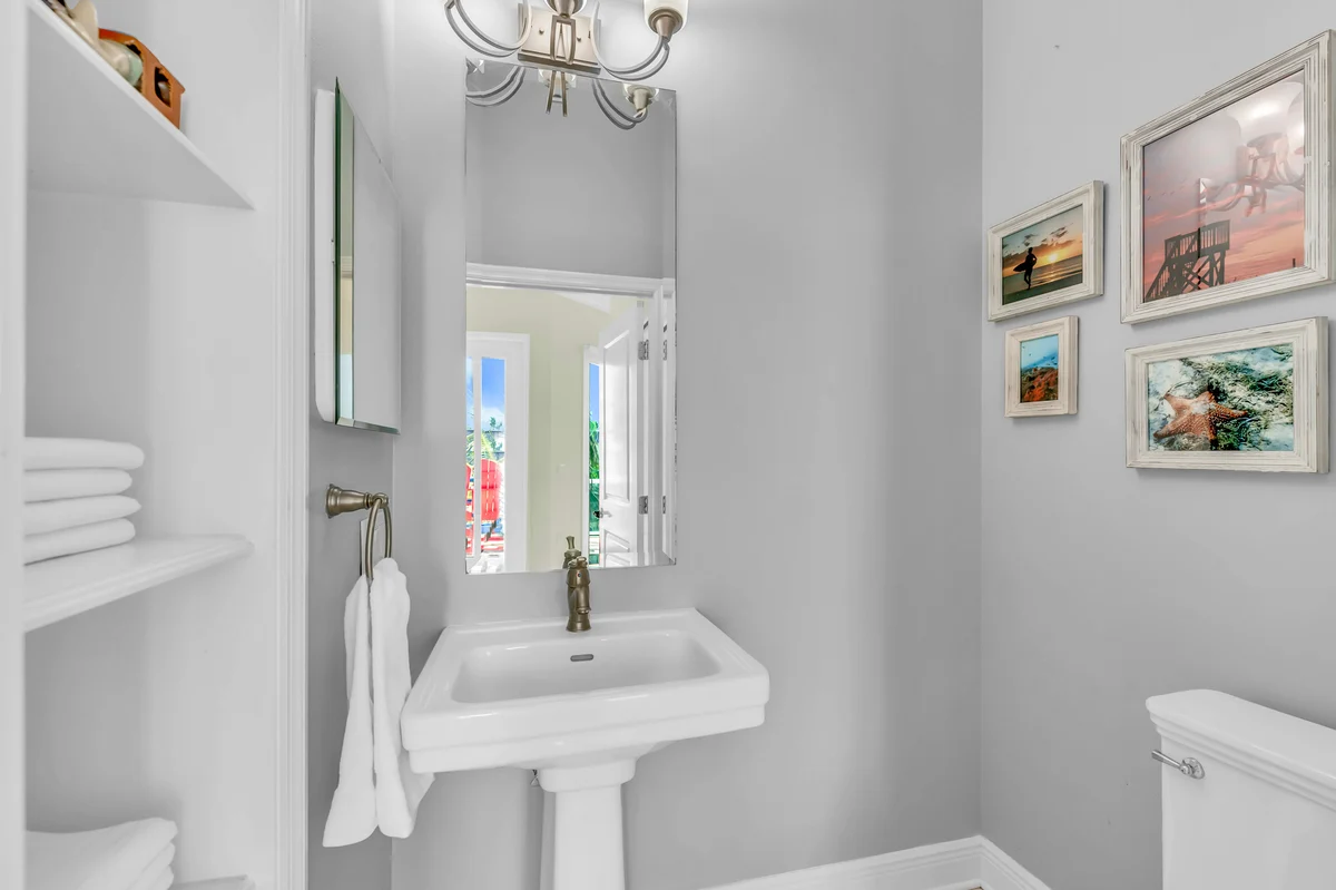 Wander Bradenton Beach Palms #8