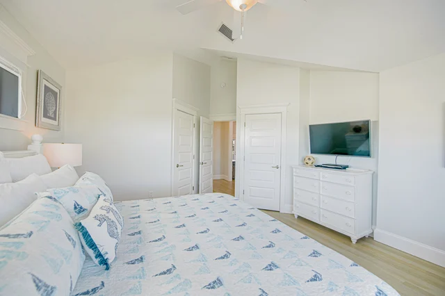 Bedroom 3 image 1