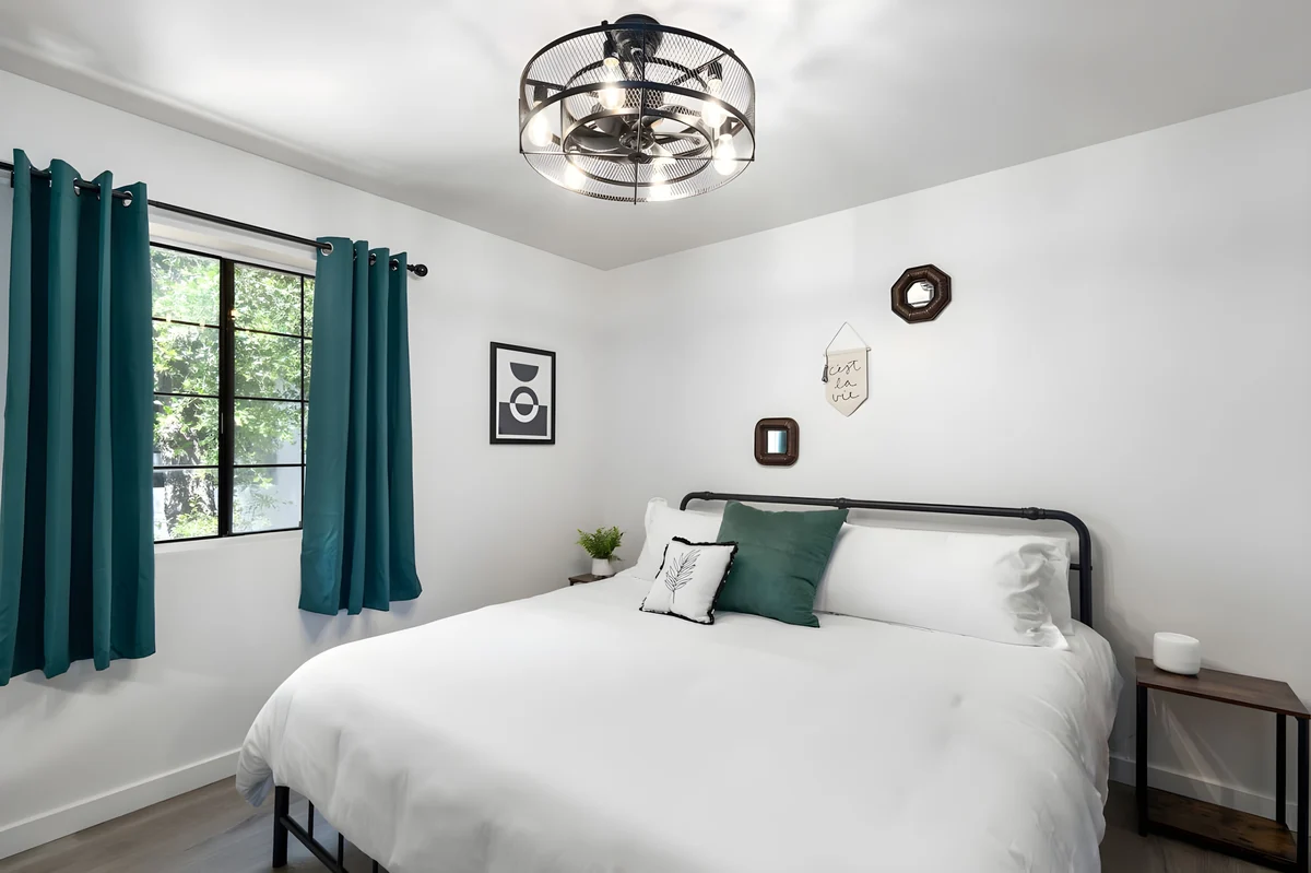 Bedroom 1 image 1