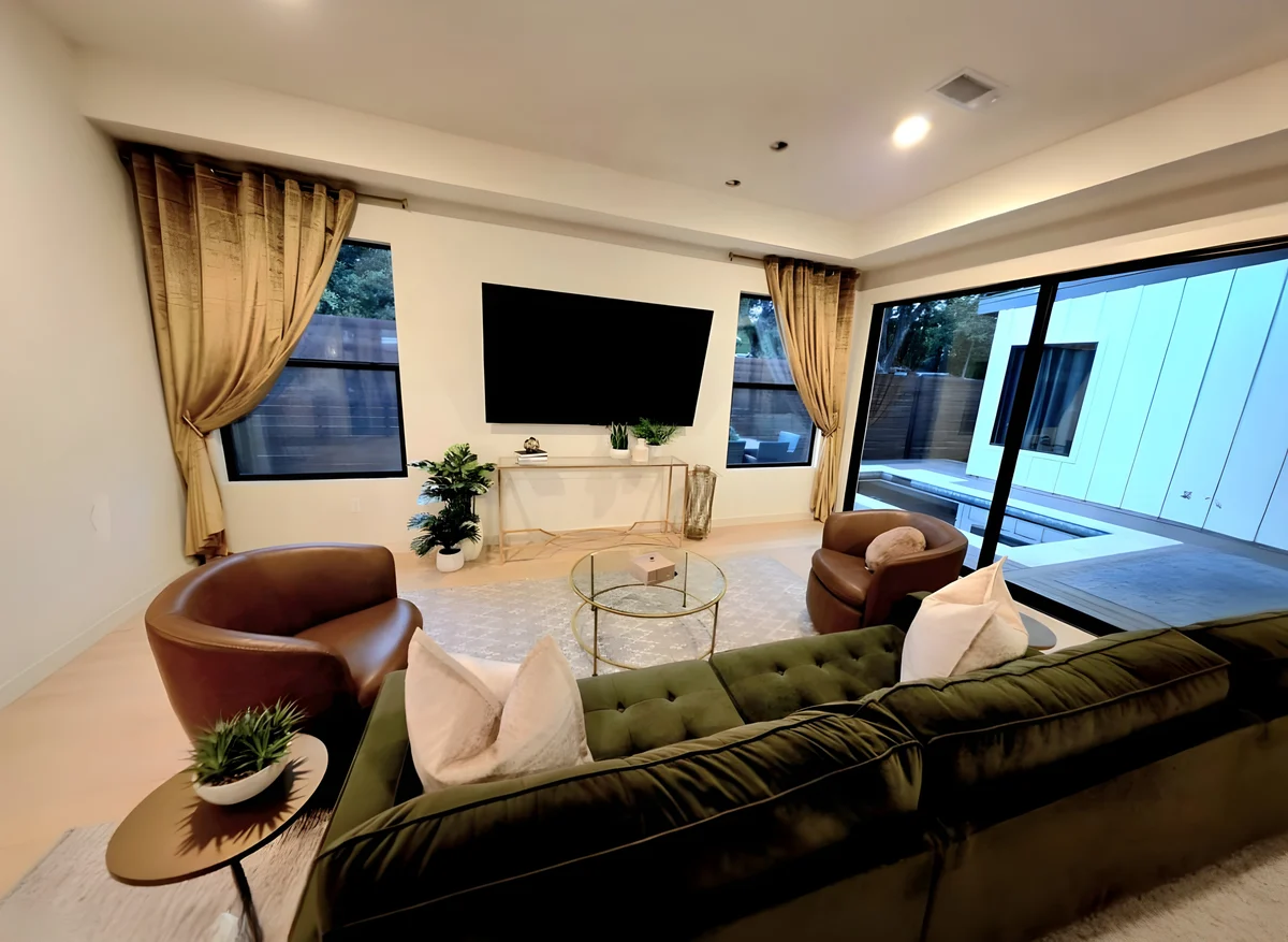 Home in Austin property photo 3