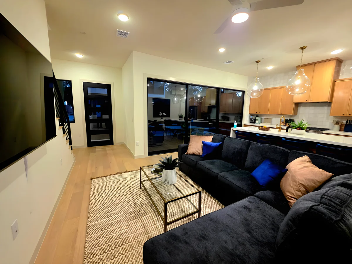 Home in Austin property photo 3