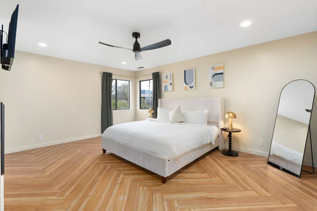 Bedroom 1 image 1