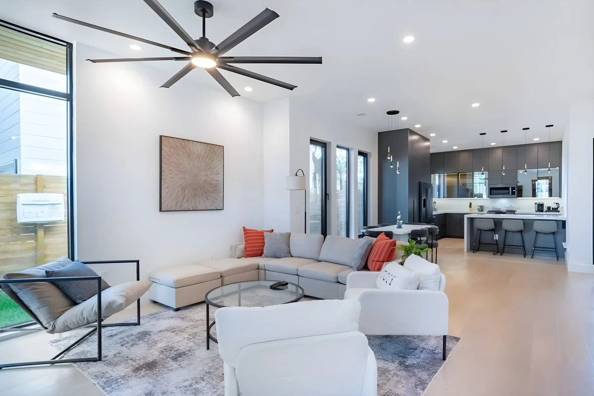 Home in Austin property photo 3