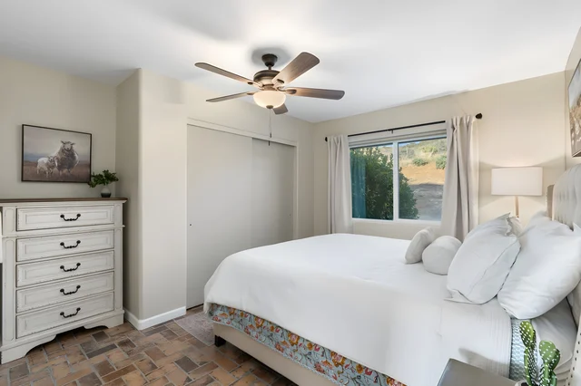 Bedroom 3 image 1