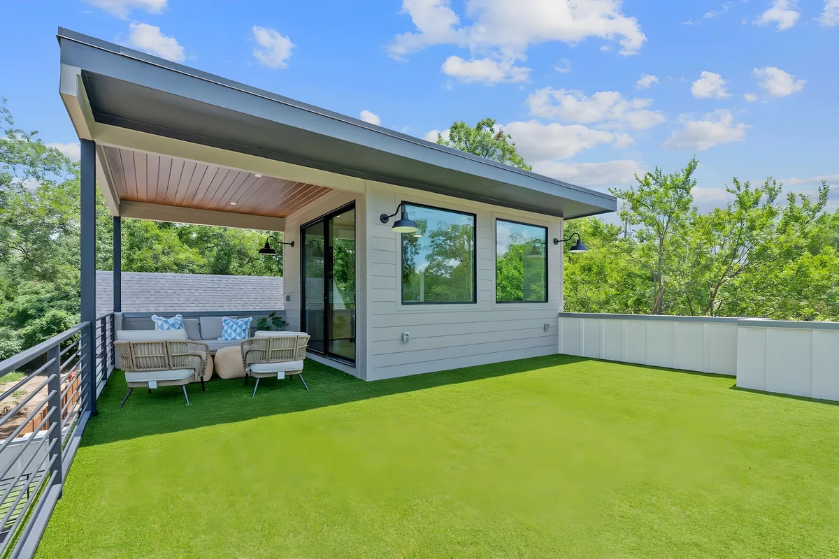 Home in Austin property photo 2