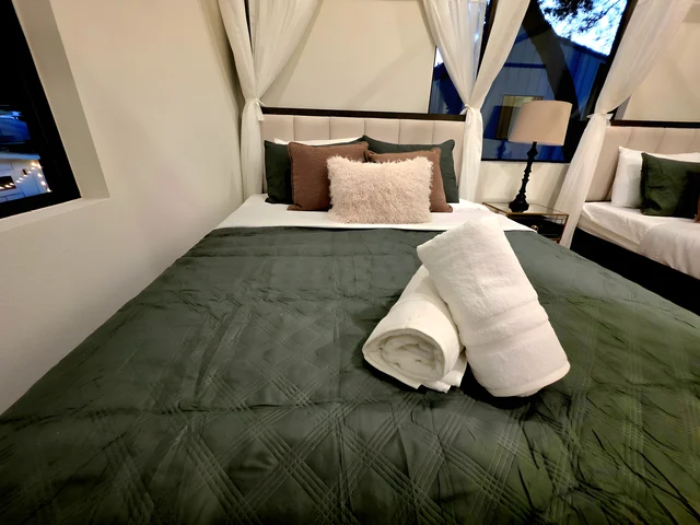 Bedroom 4 image 1