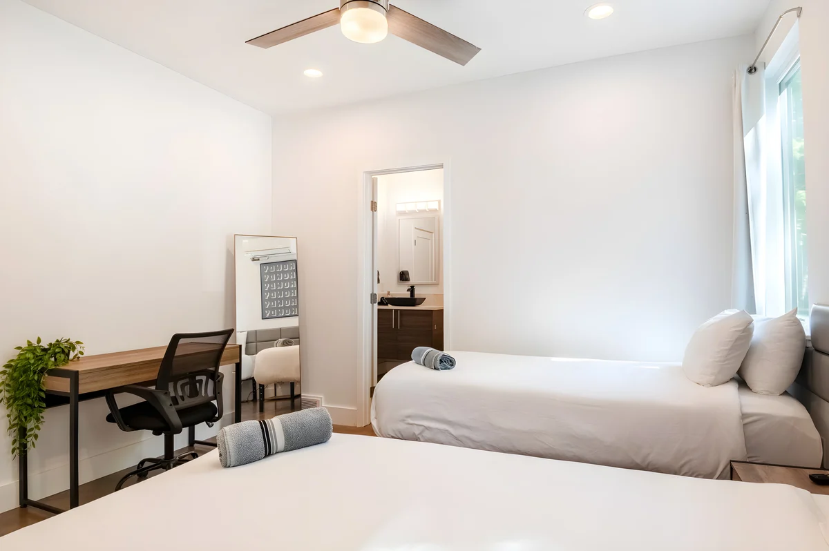Bedroom 1 image 1