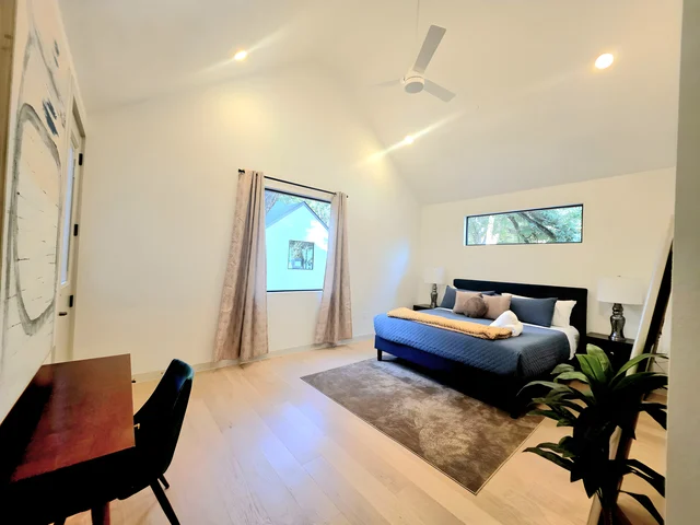 Bedroom 6 image 1