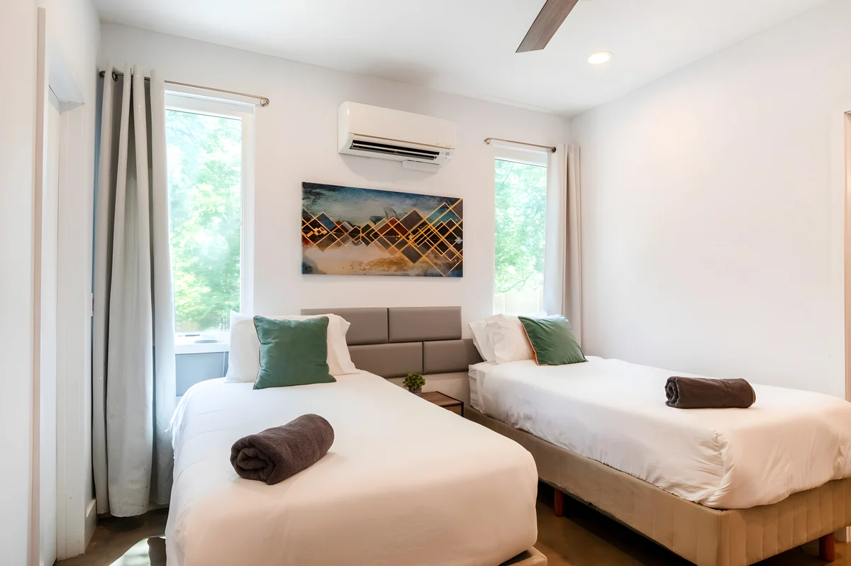 Bedroom 1 image 1