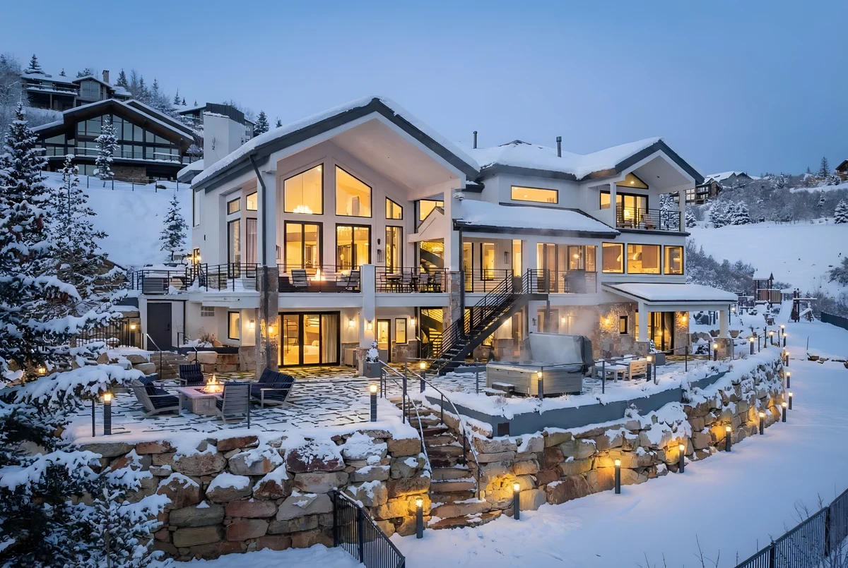 Wander Park City Aerie