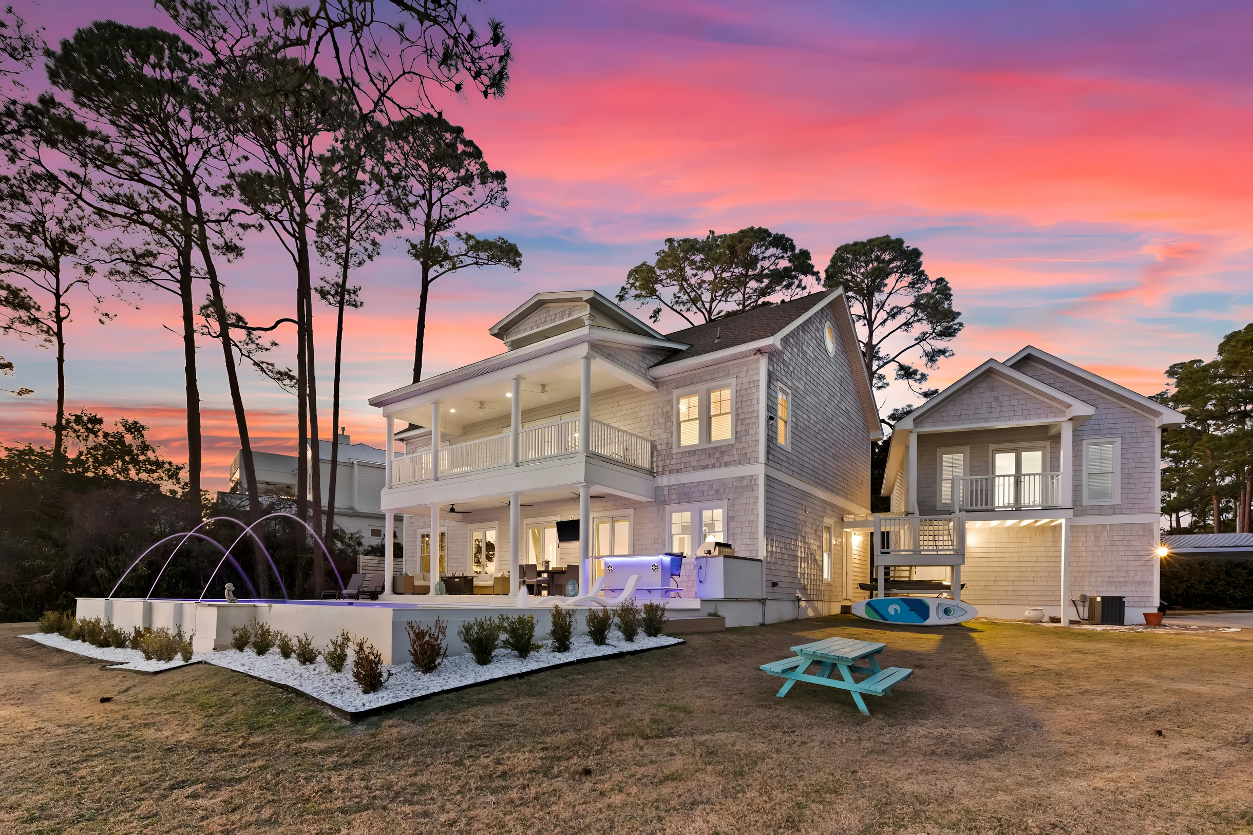 Wander Oyster Lake Retreat