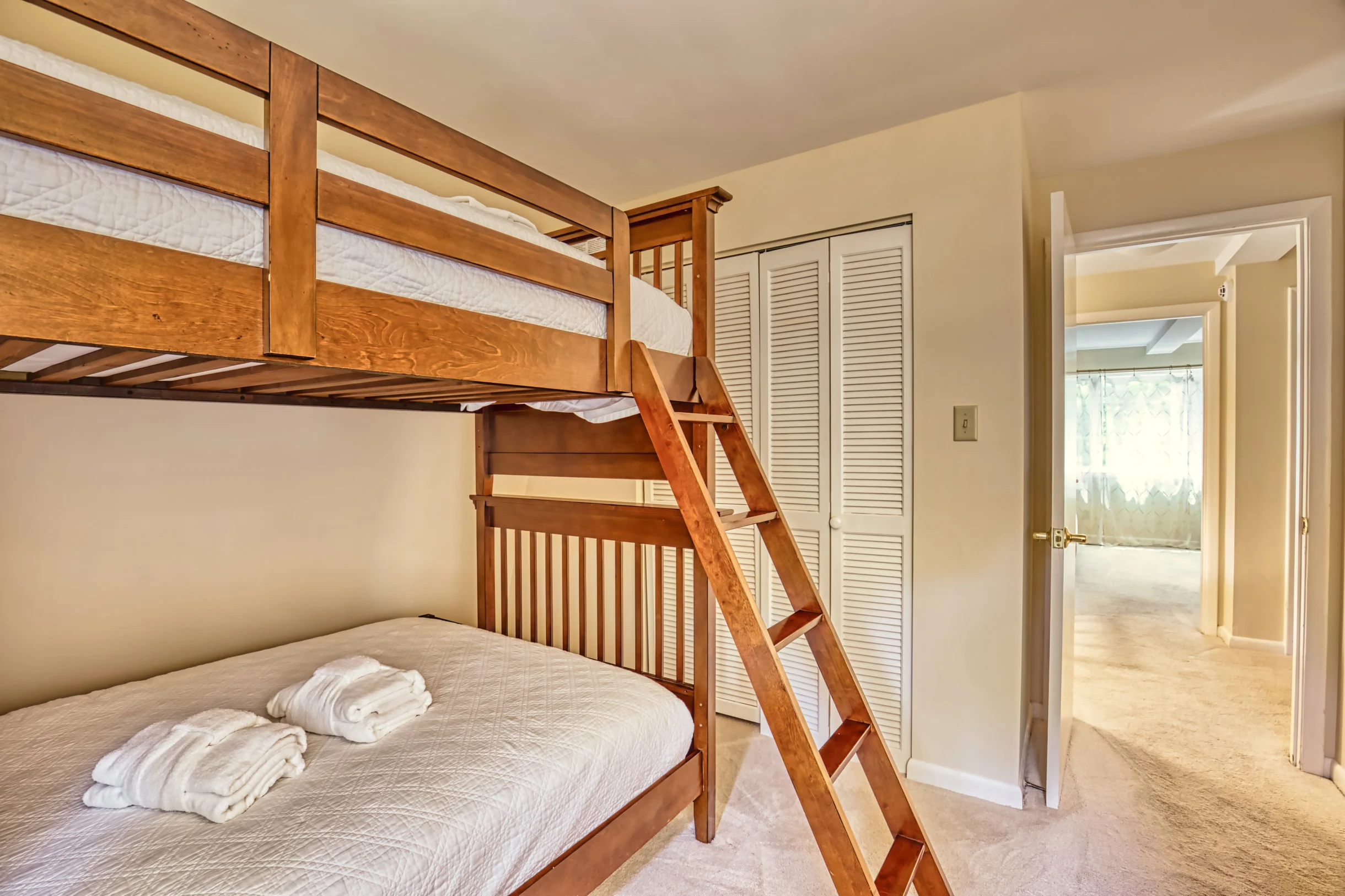 Wander Folly Field Glow #25