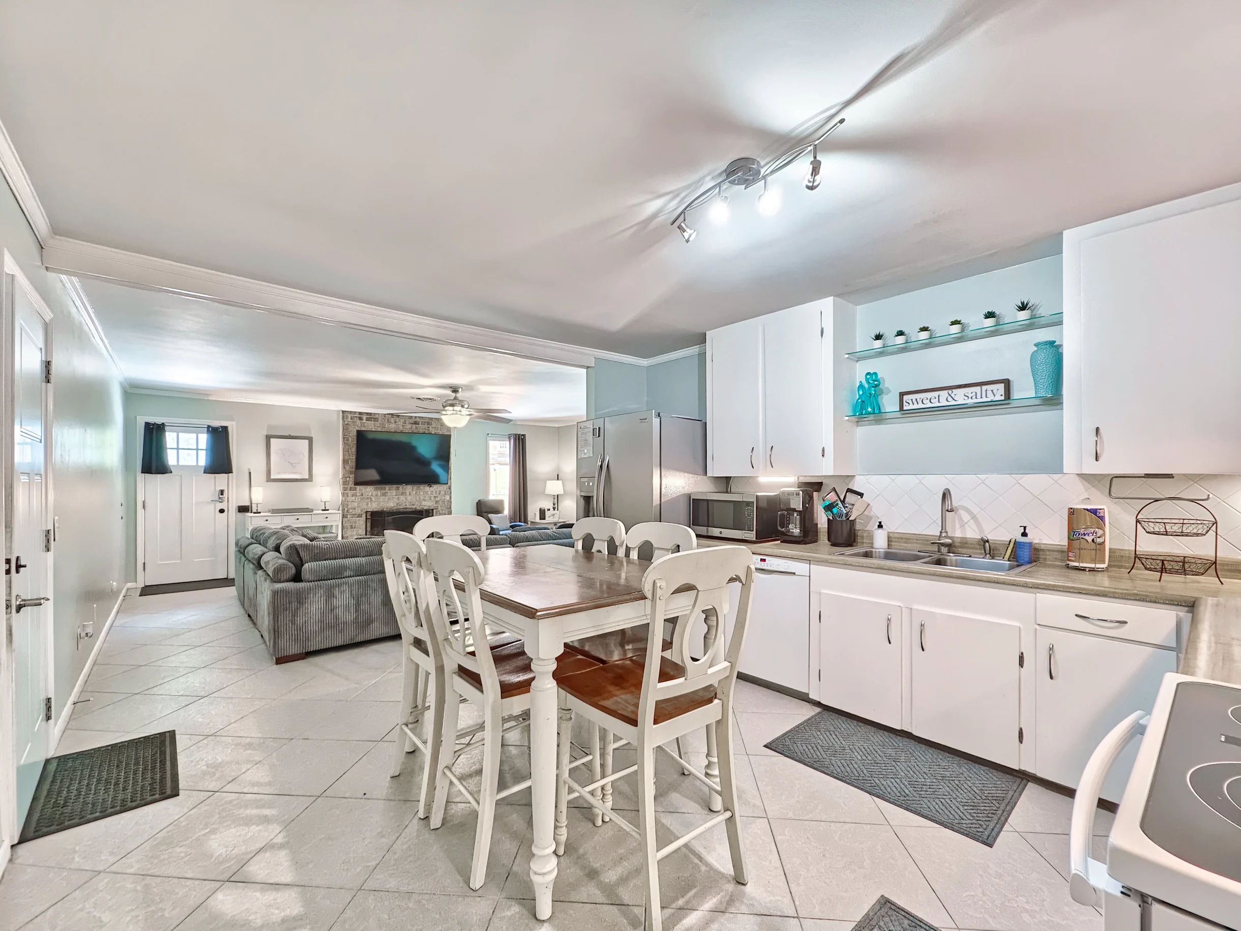 Wander Folly Field Golden #61