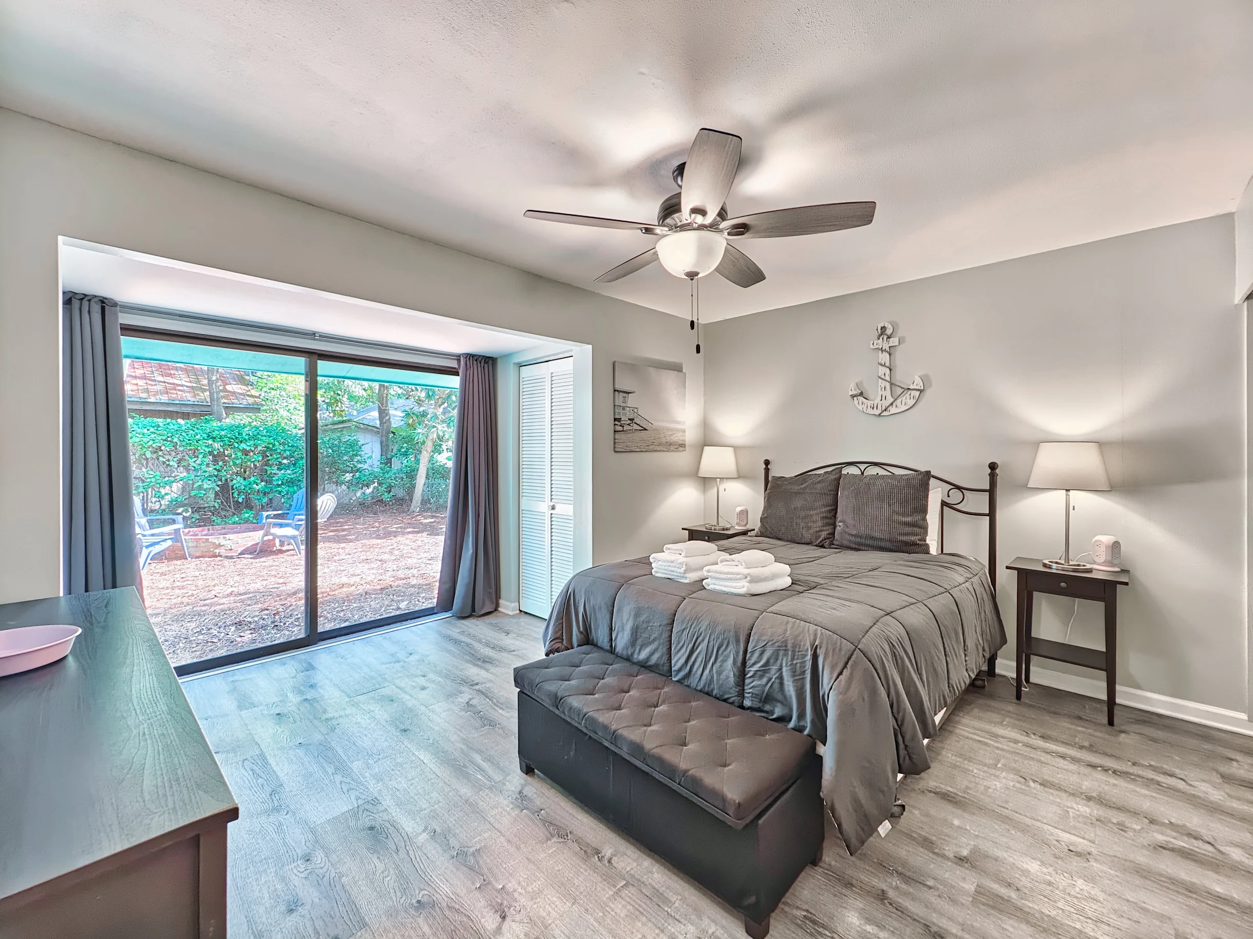 Wander Folly Field Golden #16