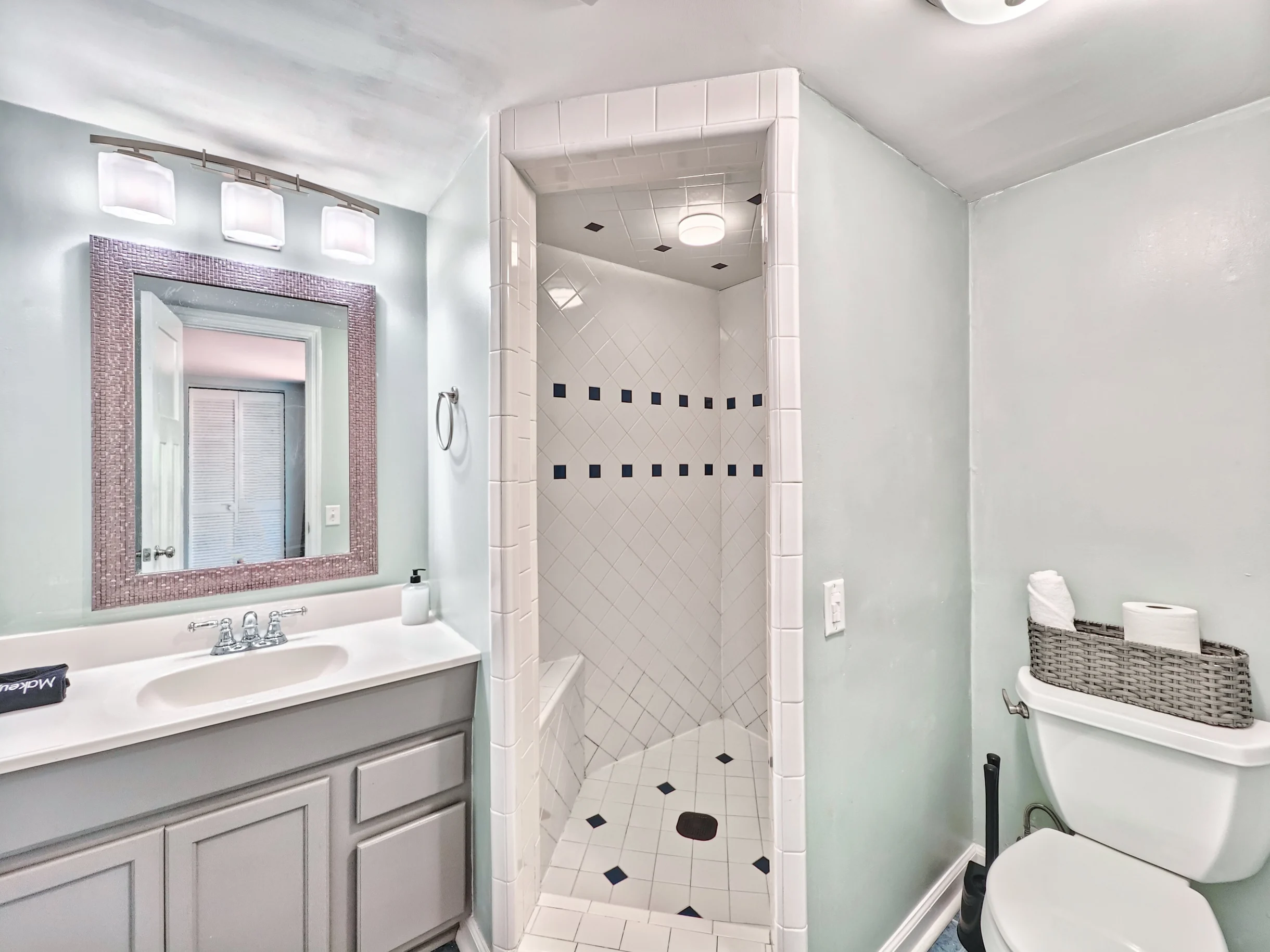 Wander Folly Field Golden #8