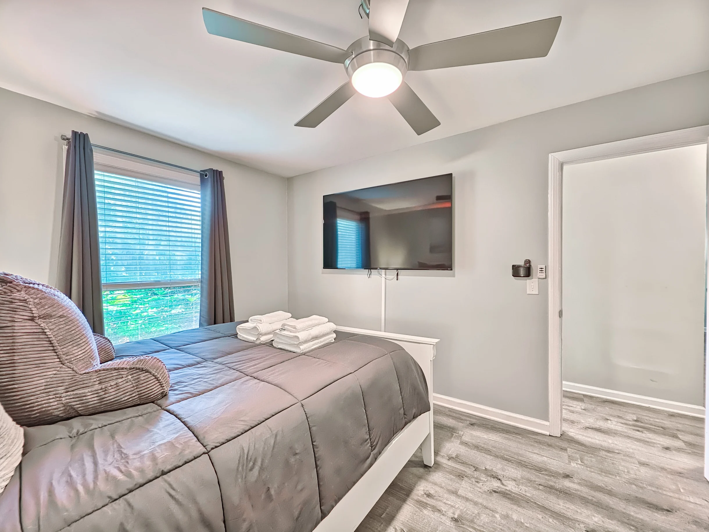 Wander Folly Field Golden #46