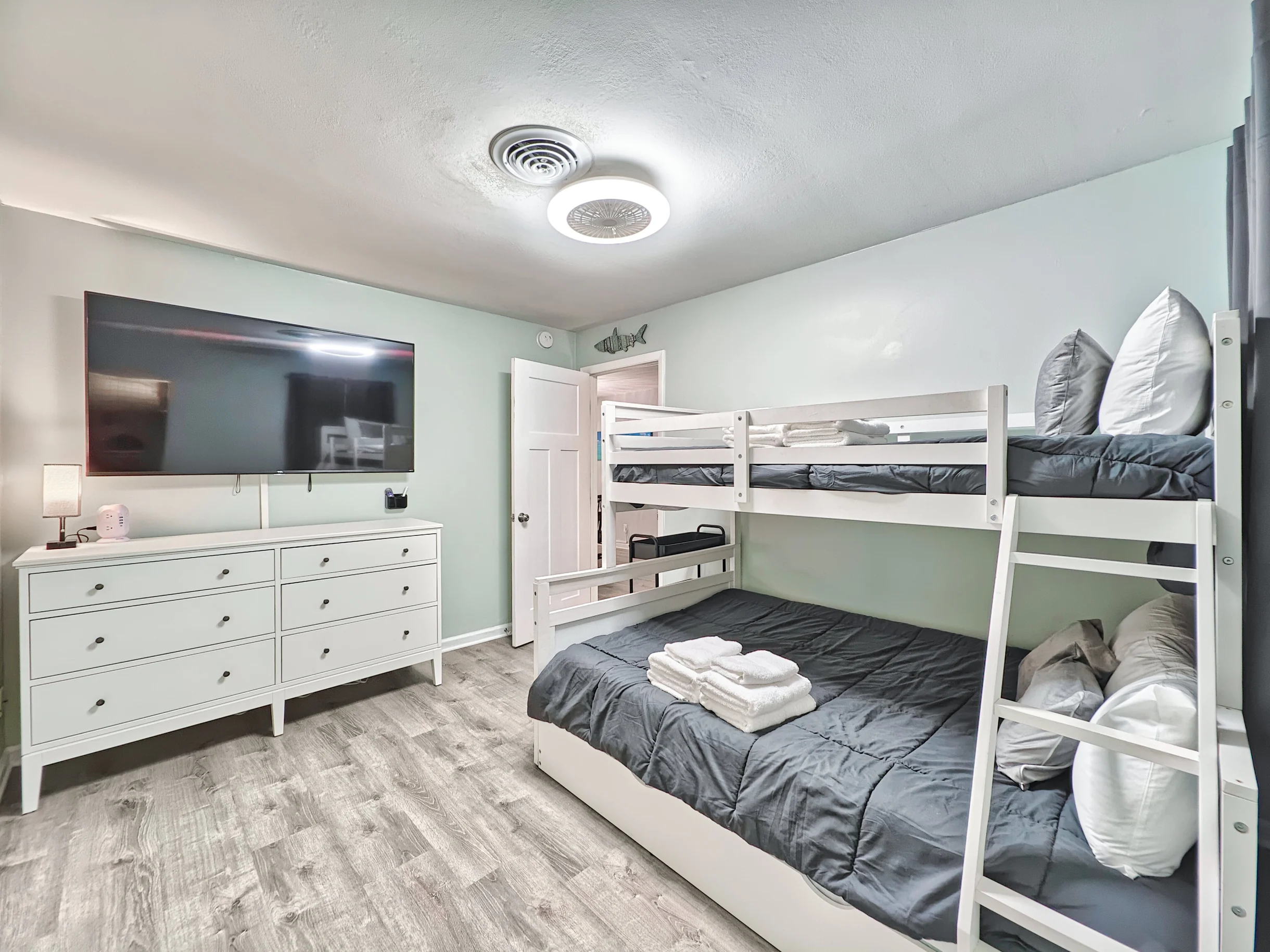 Wander Folly Field Golden #40