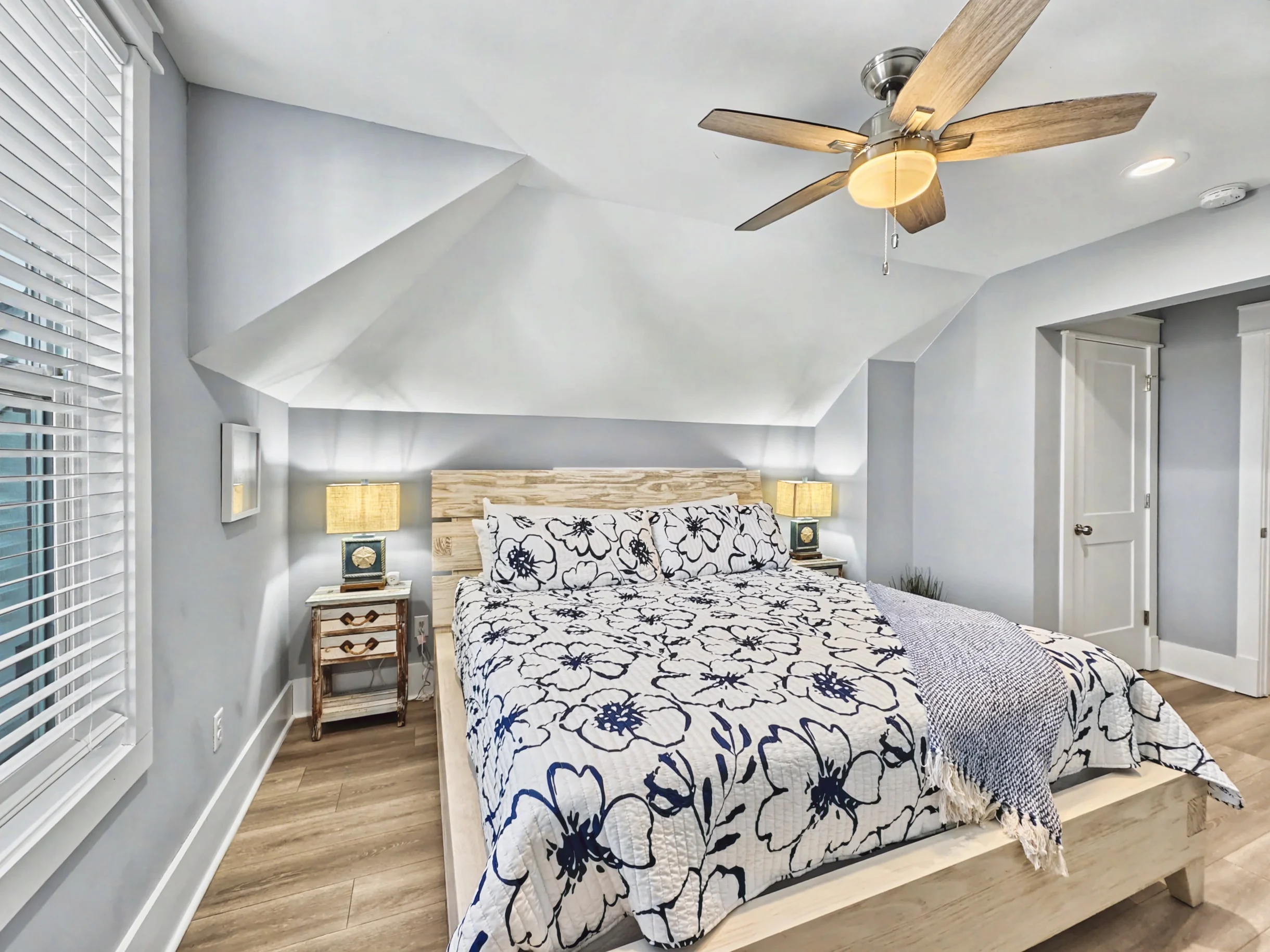 Wander Folly Field Sands #40