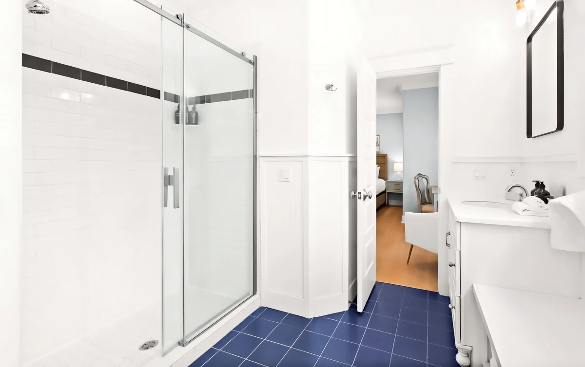 Wander Oyster Lake Retreat