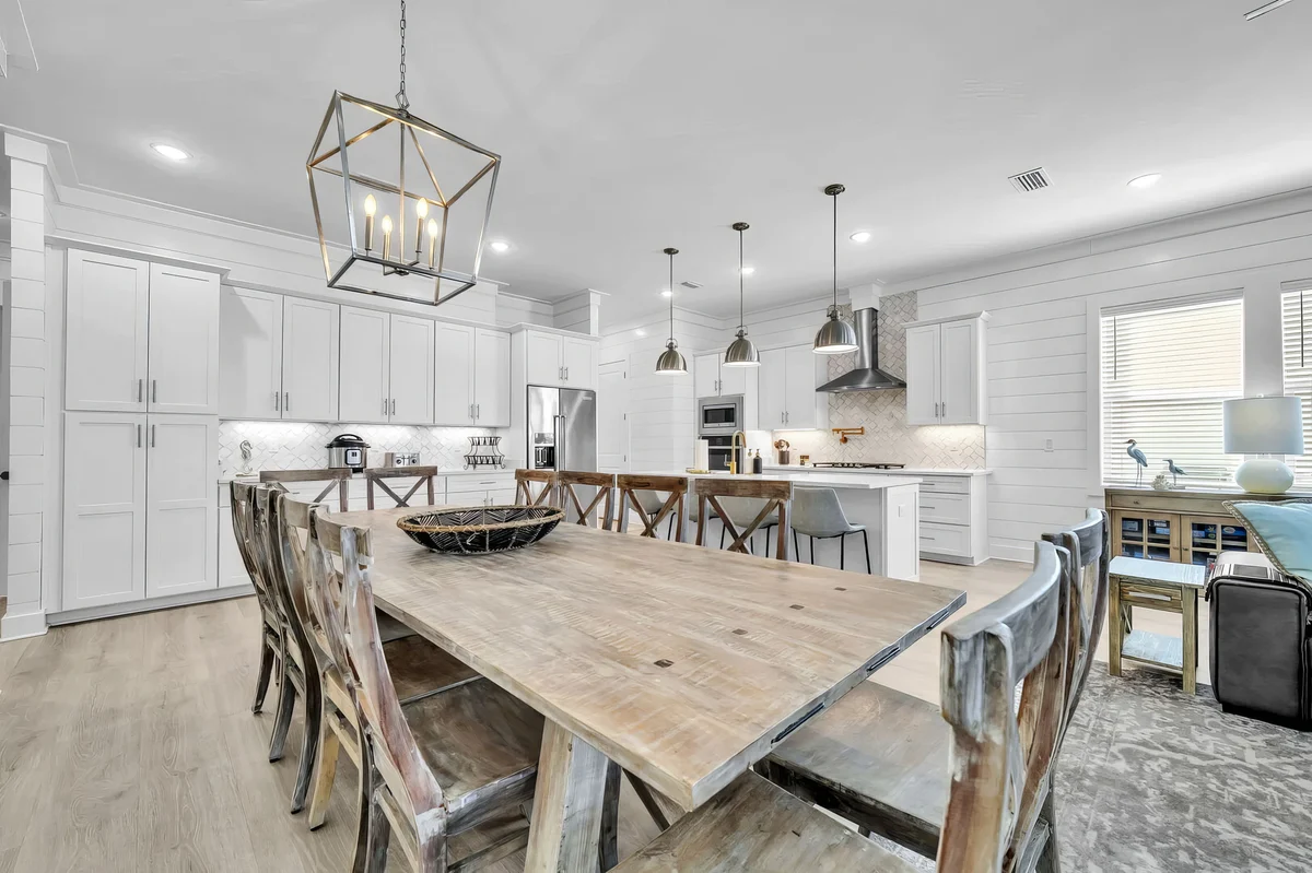 Dining Room image 1