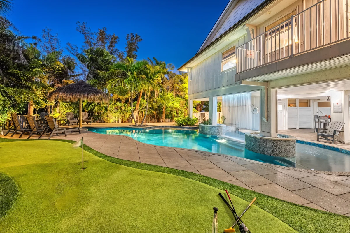 Wander Sarasota Bay Retreat