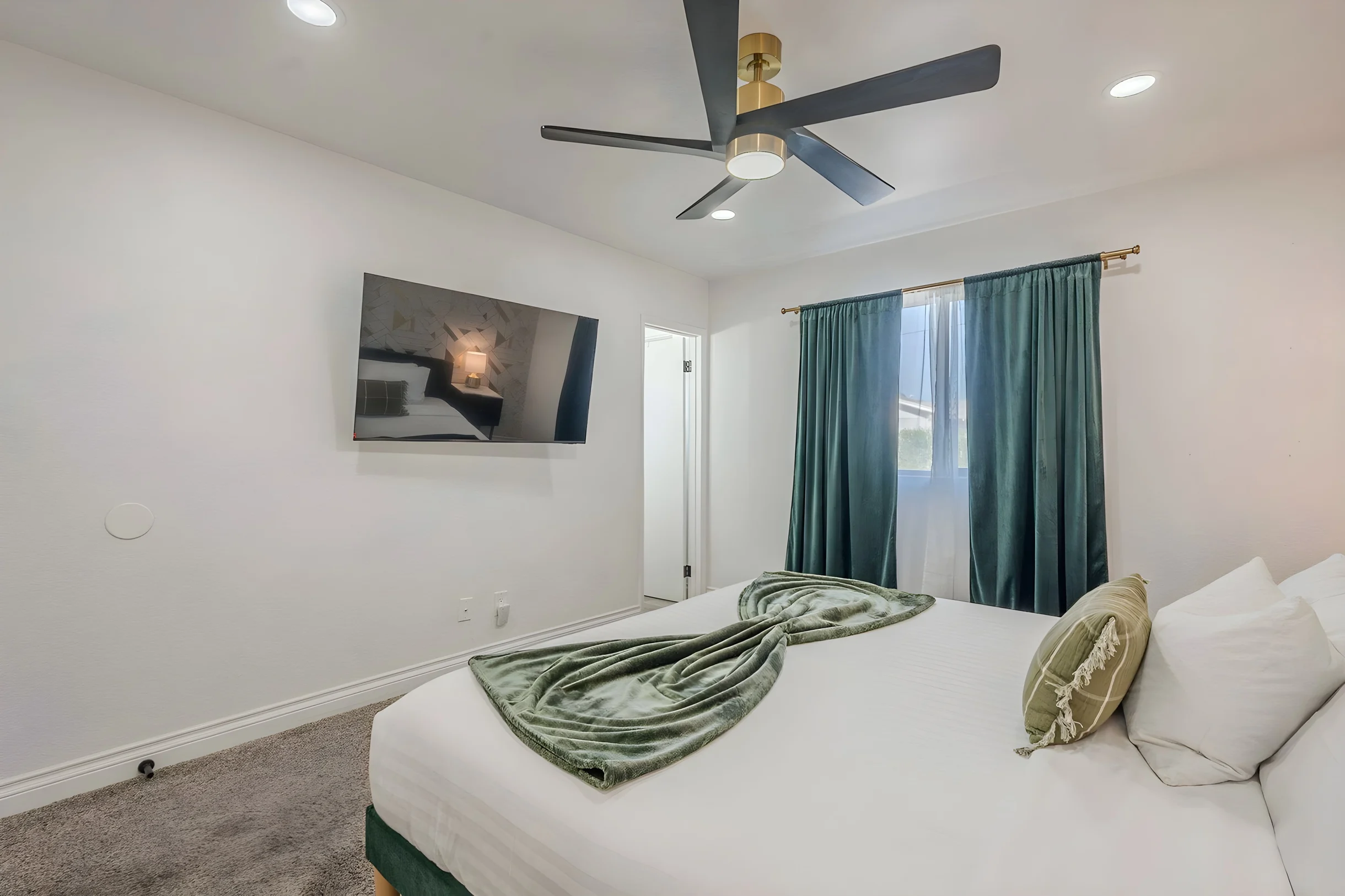 Wander Scottsdale Cypress #30