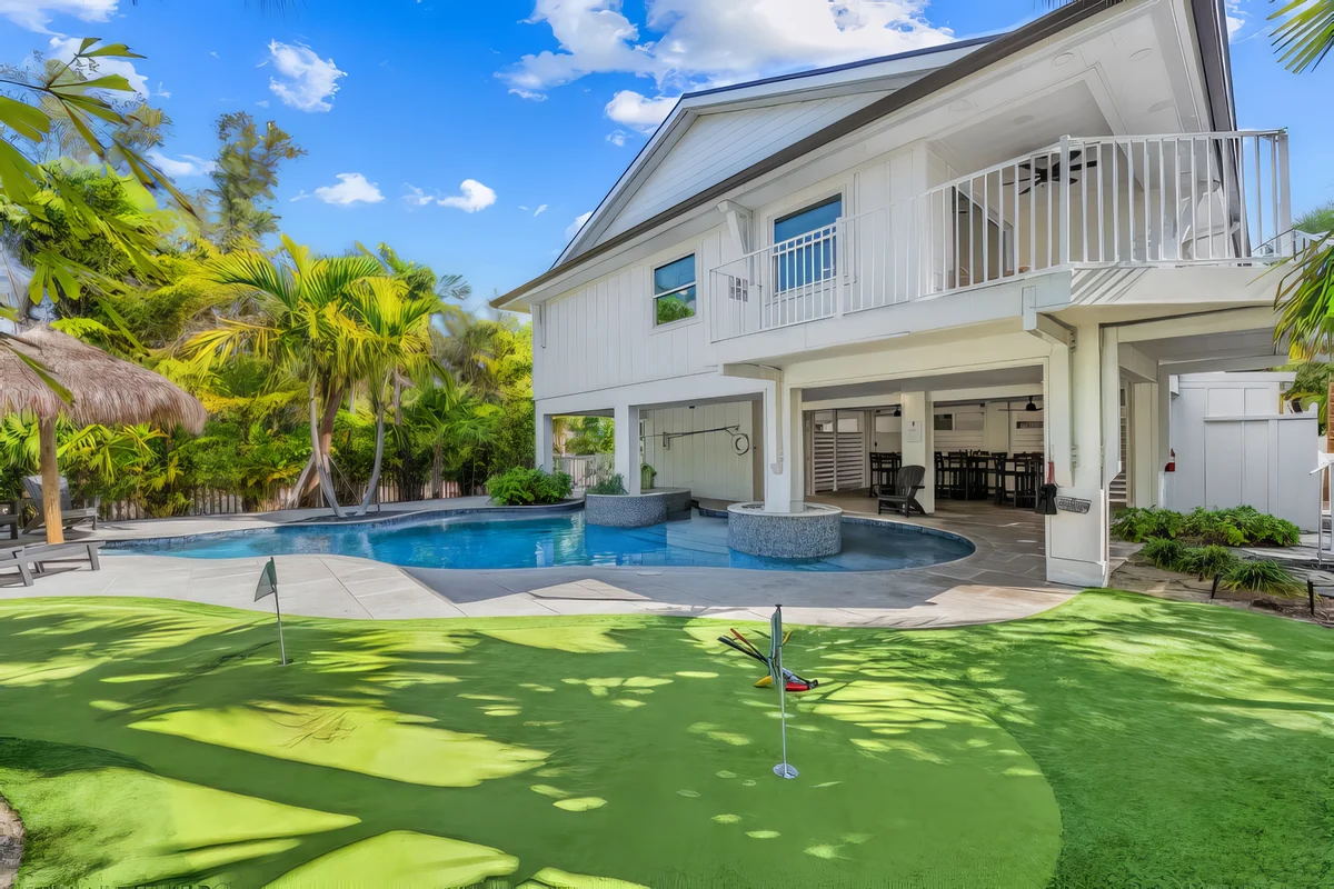 Wander Sarasota Bay Retreat