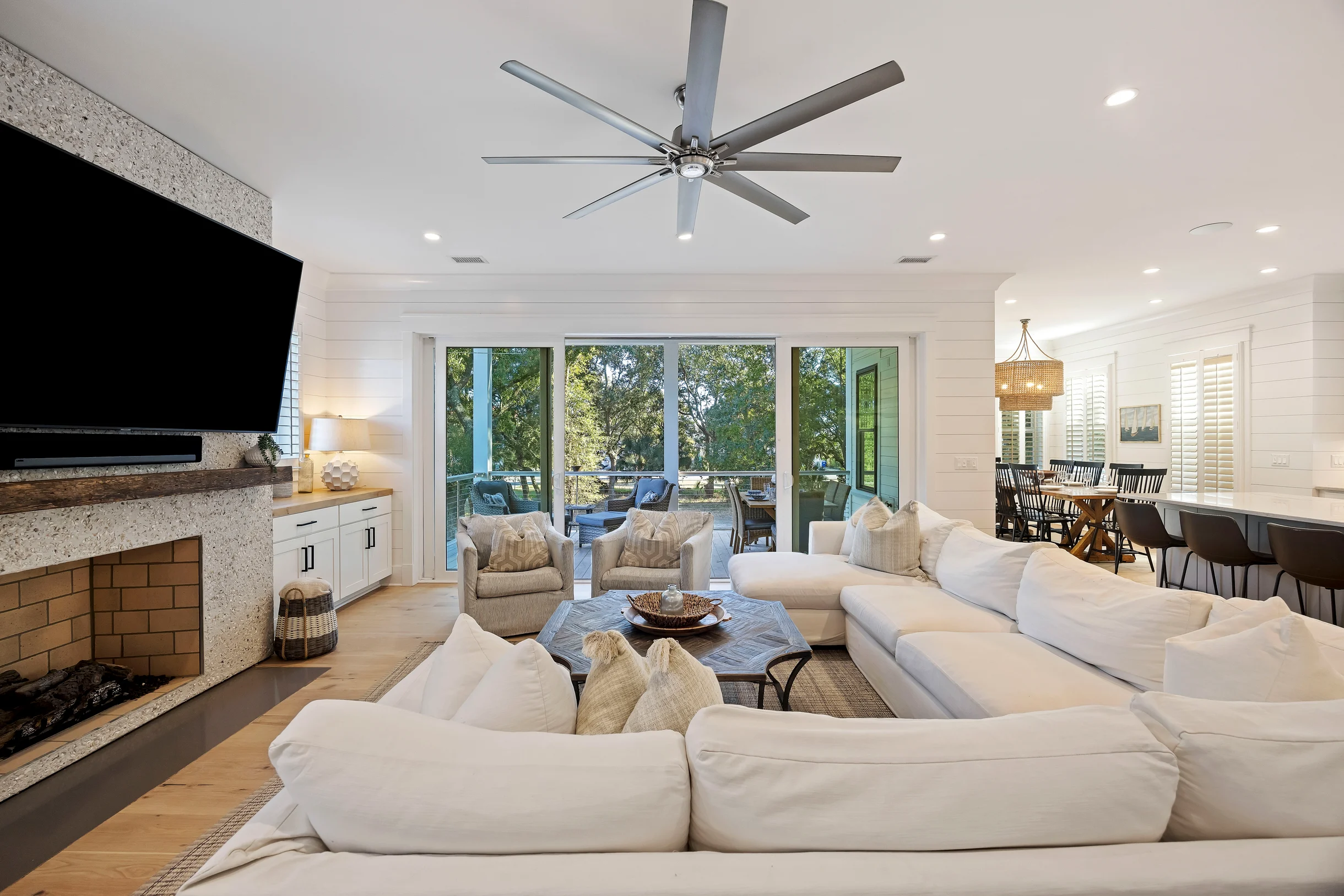 AV3-39: 3 39th Avenue #60