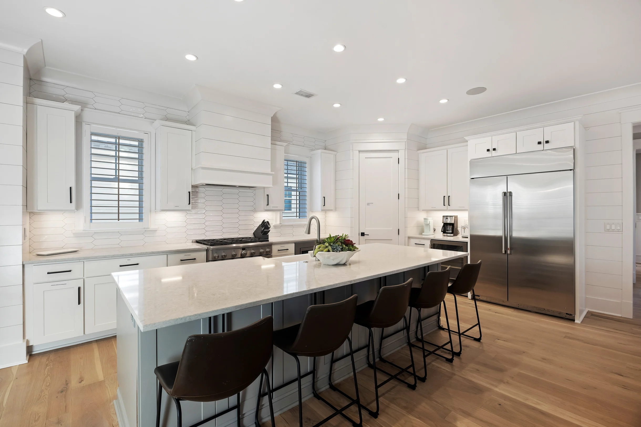 AV3-39: 3 39th Avenue #44