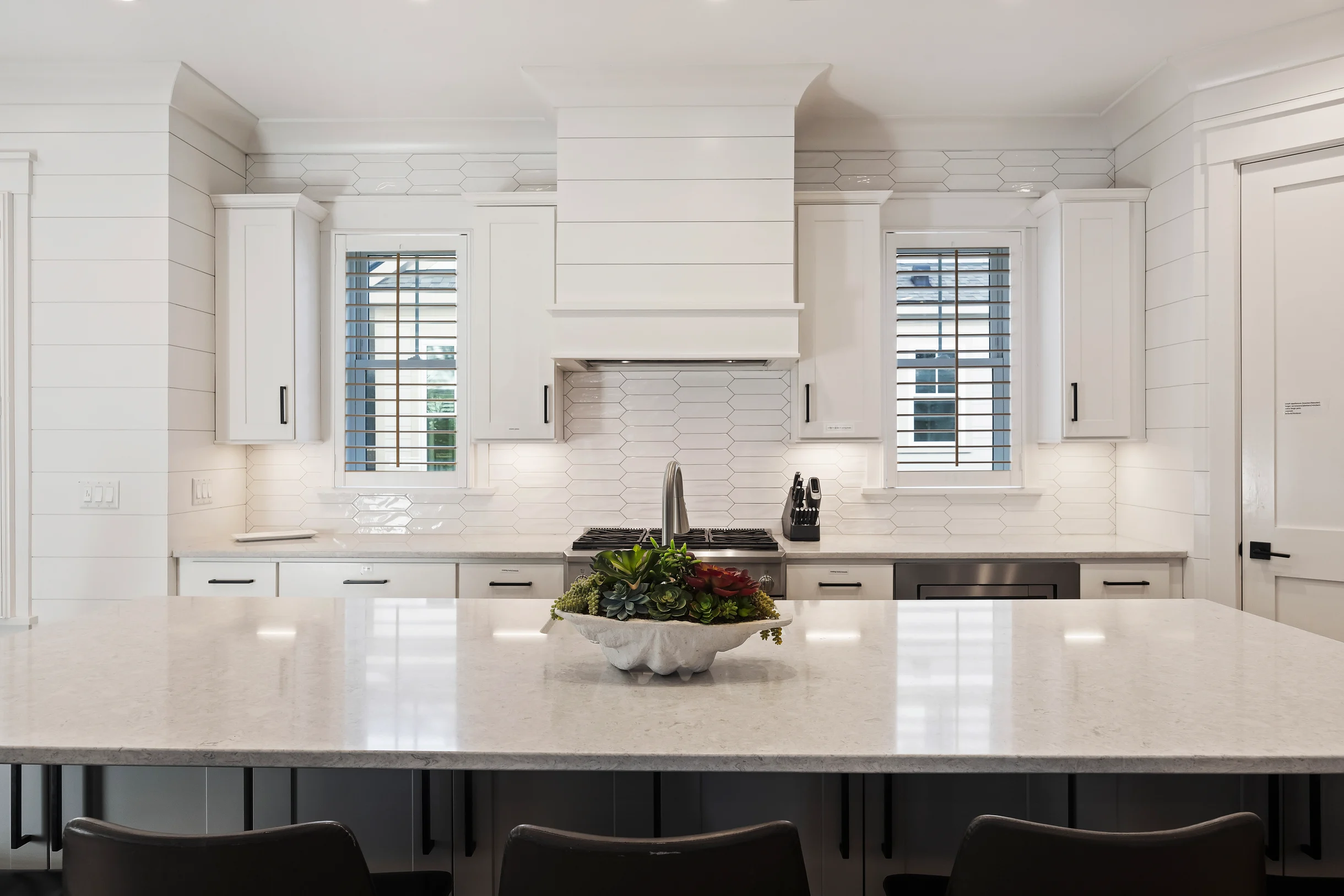 AV3-39: 3 39th Avenue #87