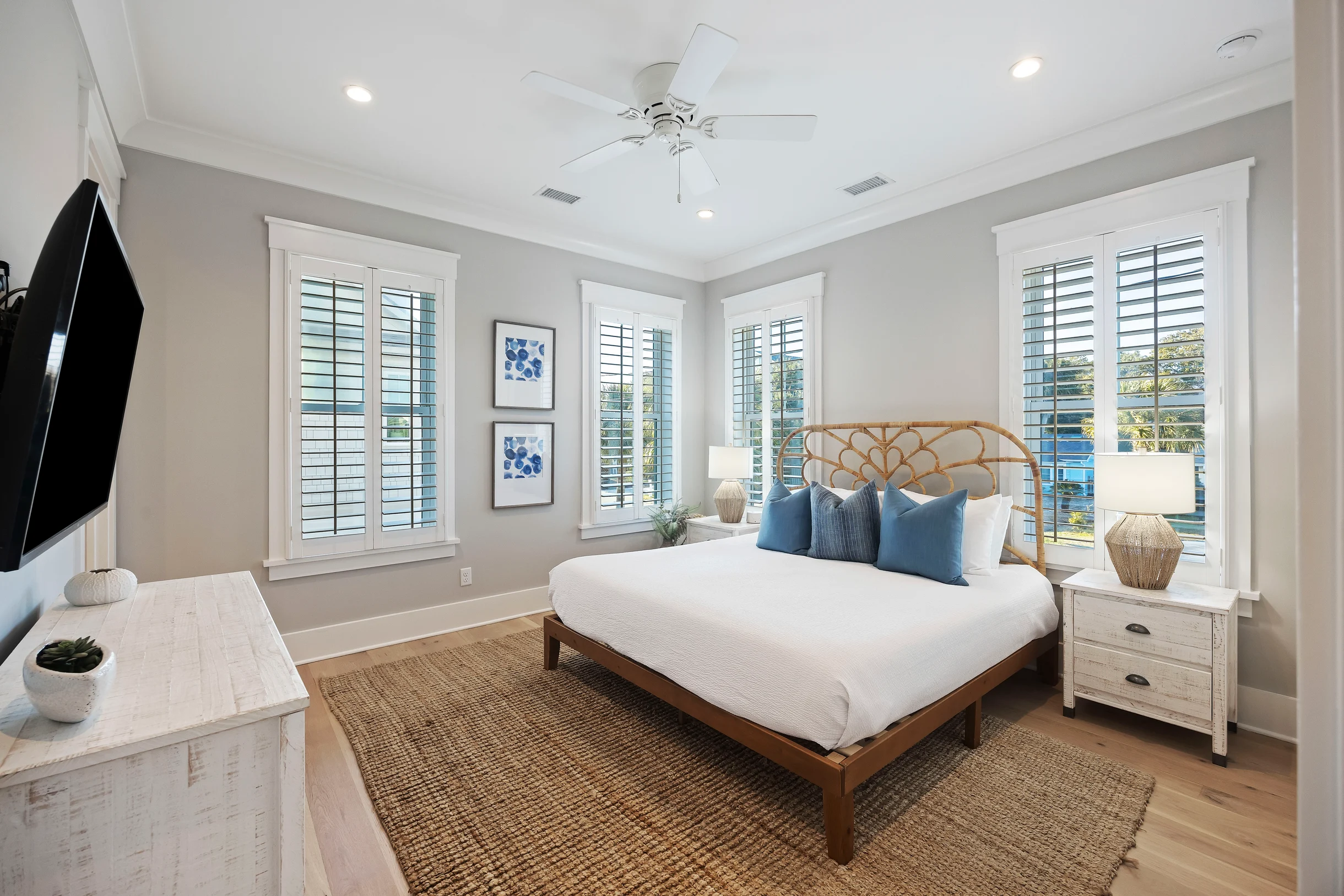AV3-39: 3 39th Avenue #85
