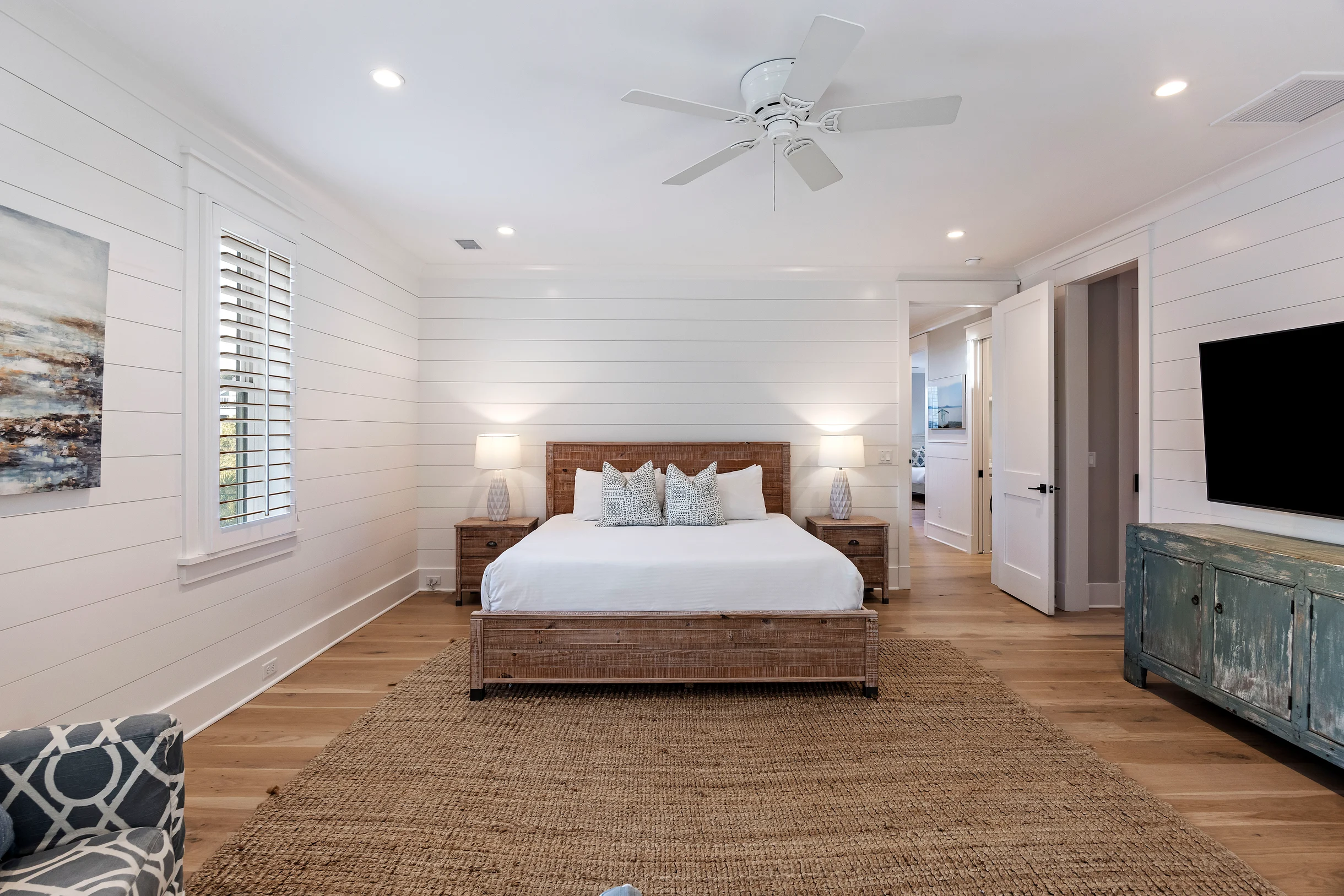 AV3-39: 3 39th Avenue #77