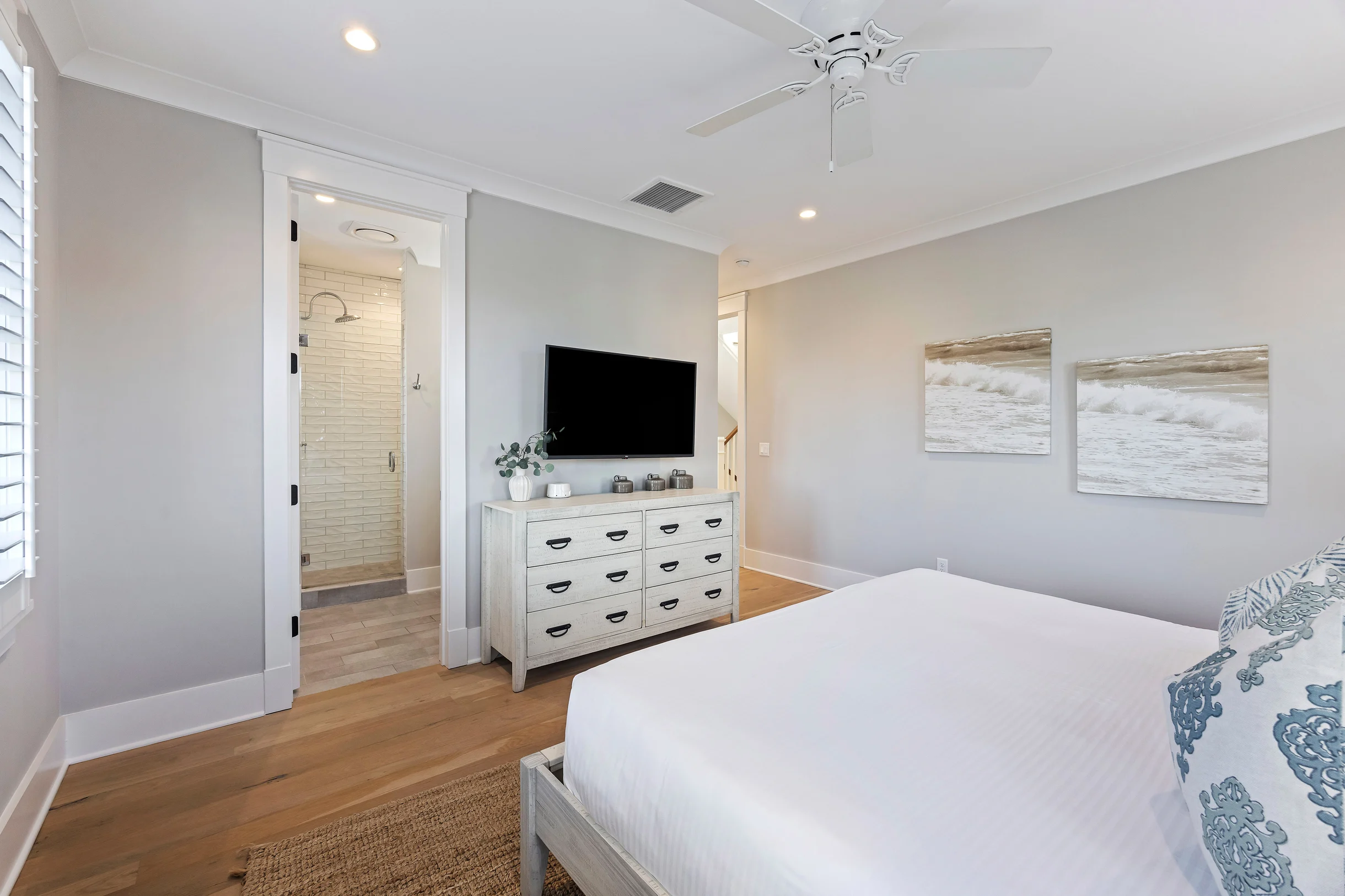 AV3-39: 3 39th Avenue #76