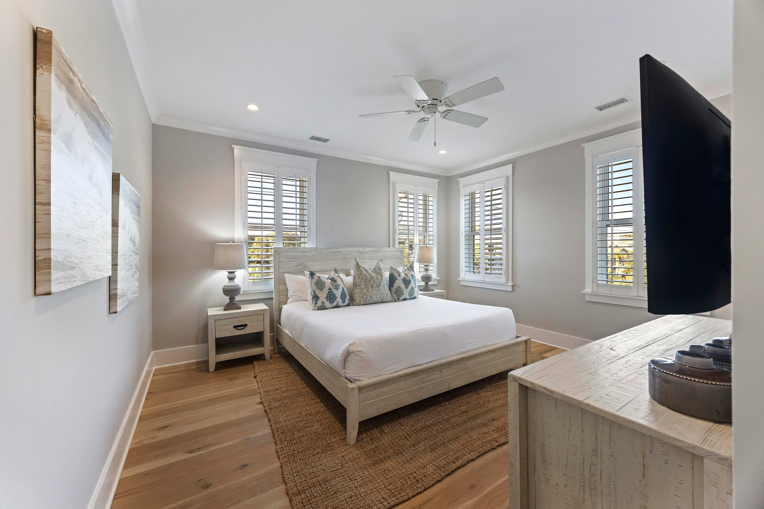 AV3-39: 3 39th Avenue #54