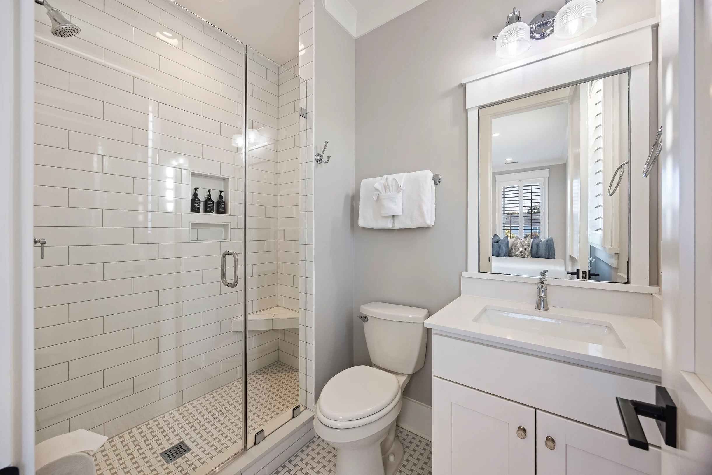 AV3-39: 3 39th Avenue #78