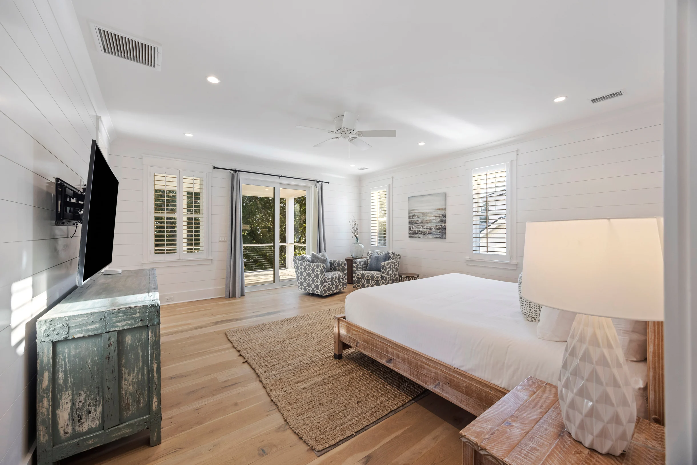 AV3-39: 3 39th Avenue #65