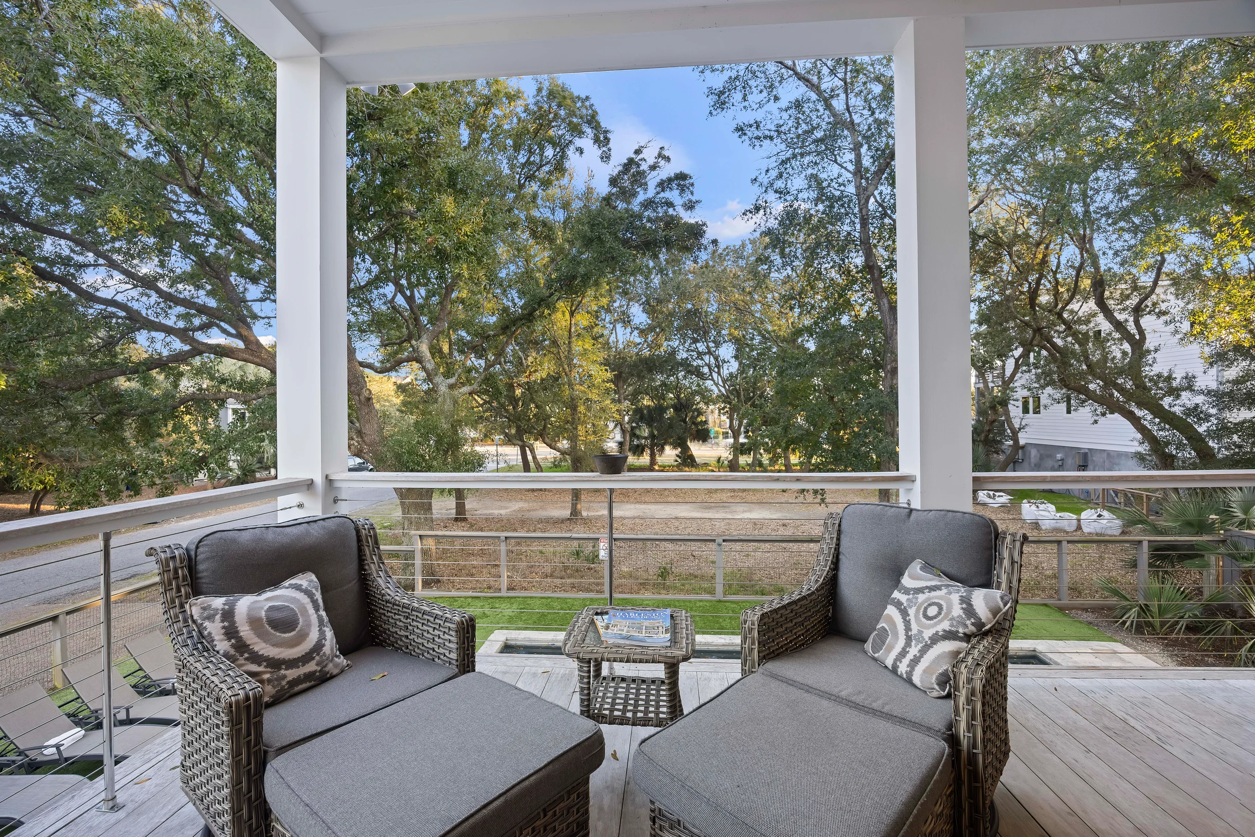 AV3-39: 3 39th Avenue #98