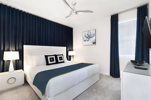 Bedroom 5 image 1