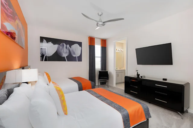 Bedroom 6 image 1