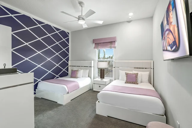 Bedroom 7 image 1