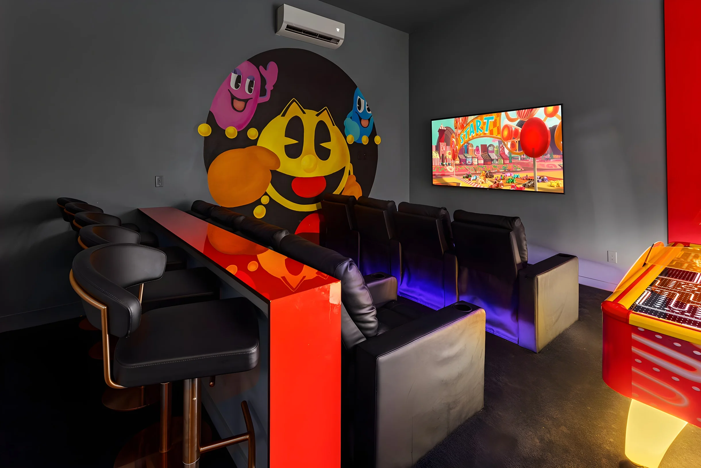 Wander Davenport Charm #53