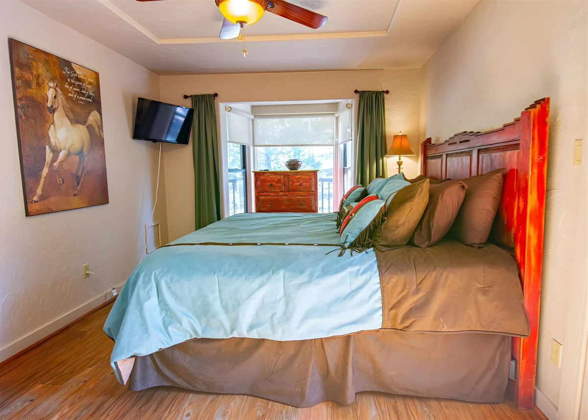 Bedroom 1 image 1