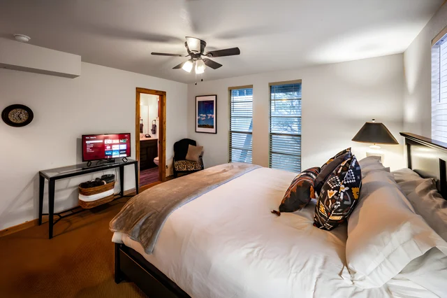 Bedroom 3 image 1