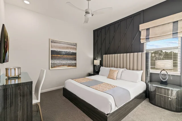 Bedroom 6 image 1