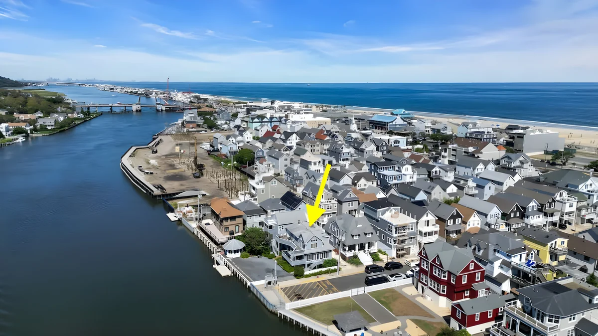 Wander Sea Bright Shores