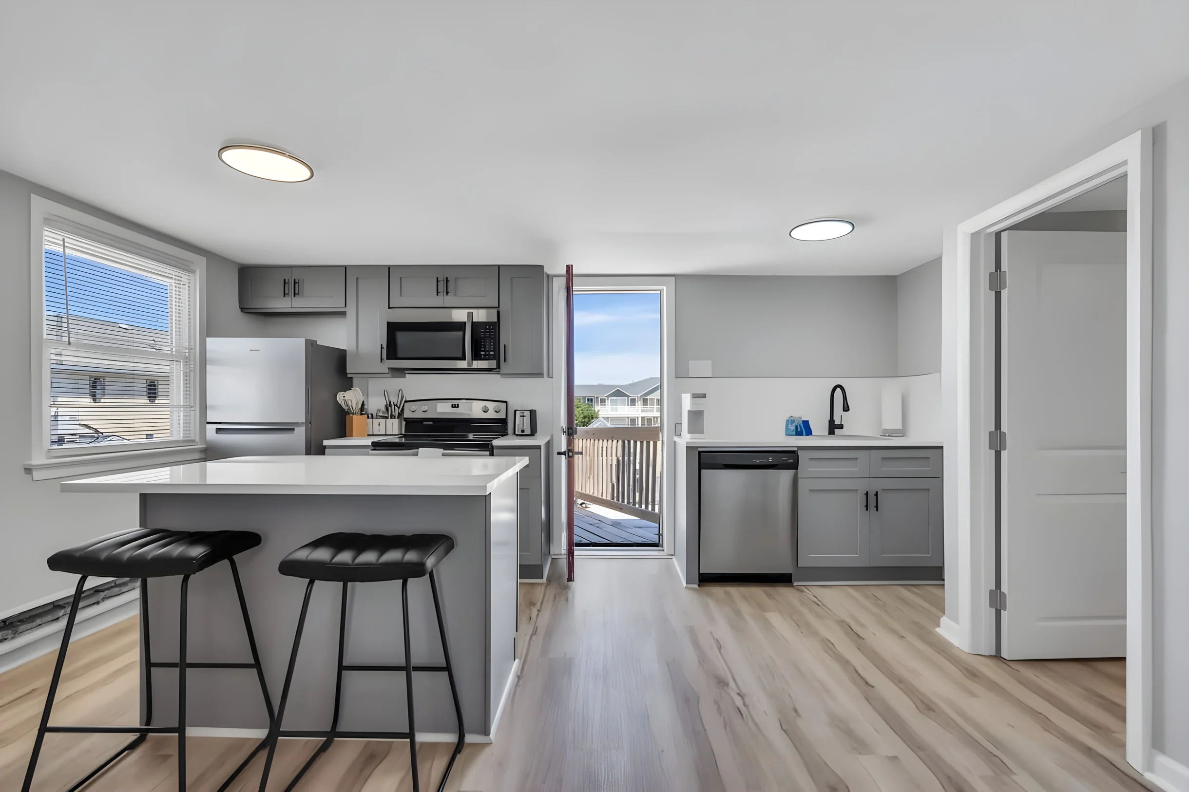 Apartment in Wildwood property photo 3