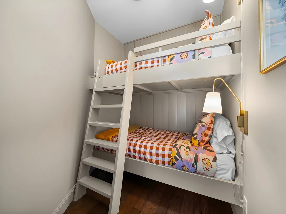 Bedroom 3 image 1