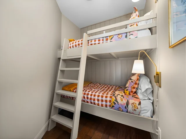 Bedroom 3 image 1