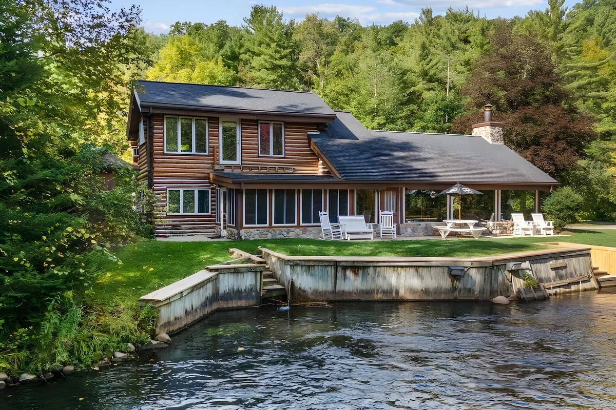 Property in Traverse City property photo 3