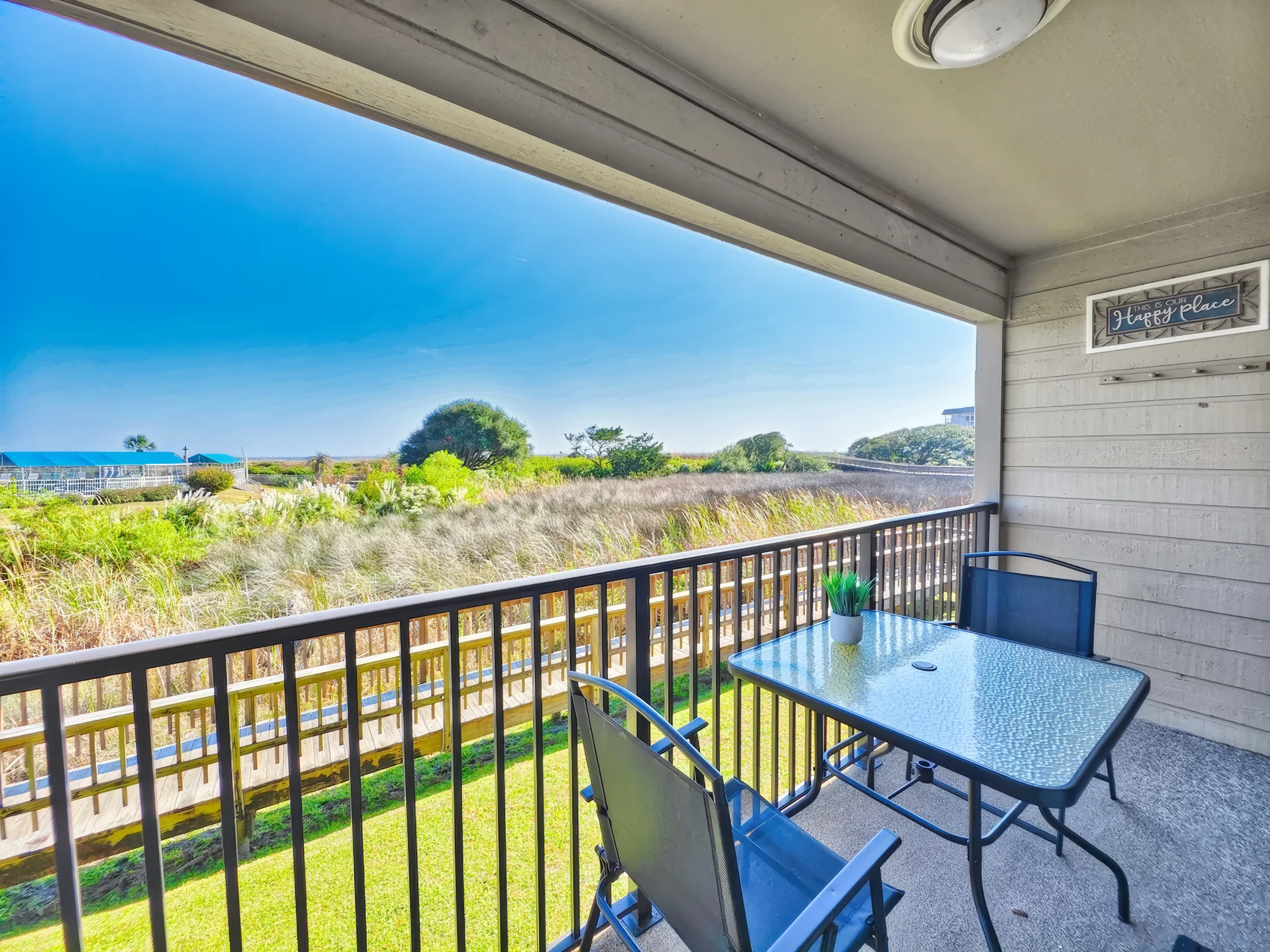 Wander Folly Field Glow